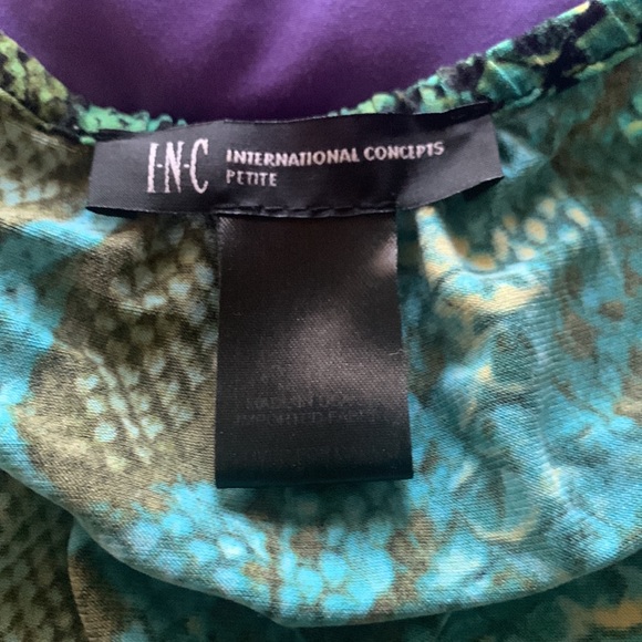 Super Cute Dress💚🖤 - Picture 4 of 4